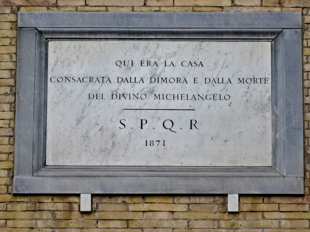 Plaque marking spot where house of Michelangelo once stood, Palazzo delle Assicurazioni Generali, Rome