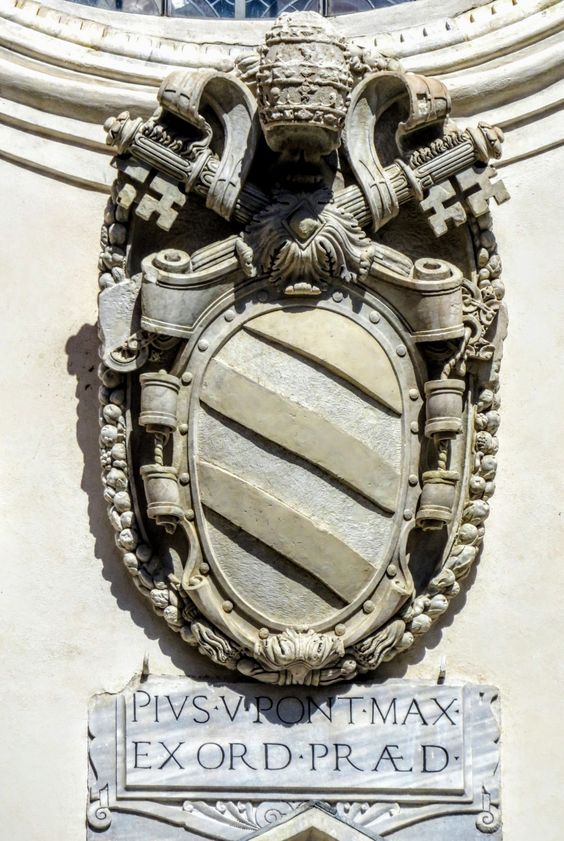 Coat of arms of Pope Pius V (1566-72), church of Santa Maria sopra Minerva, Rome