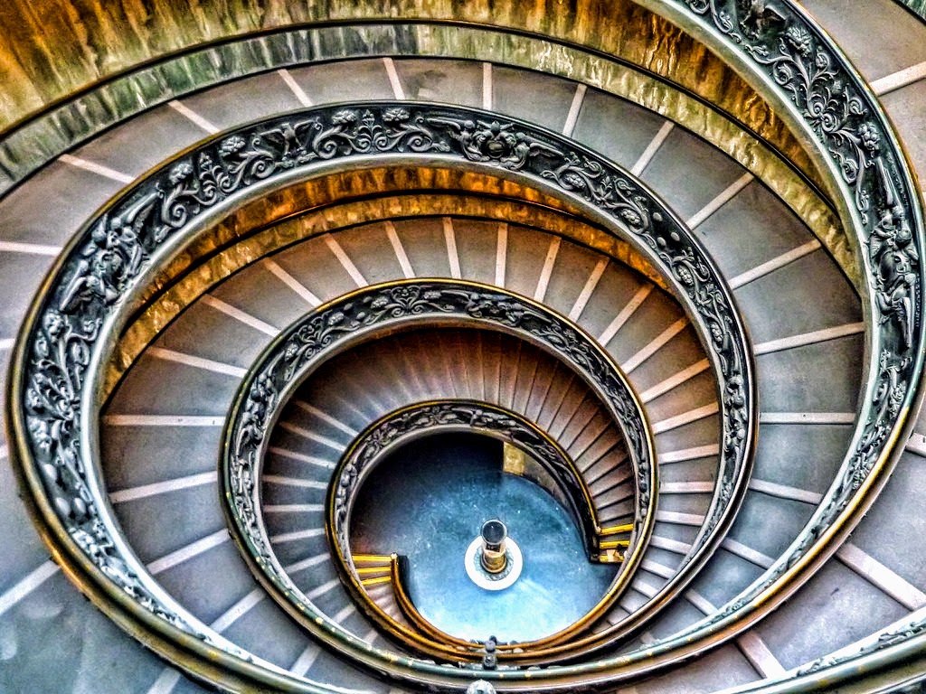 Double-helix staircase by Giuseppe Momo, Vatican Musuems, Rome