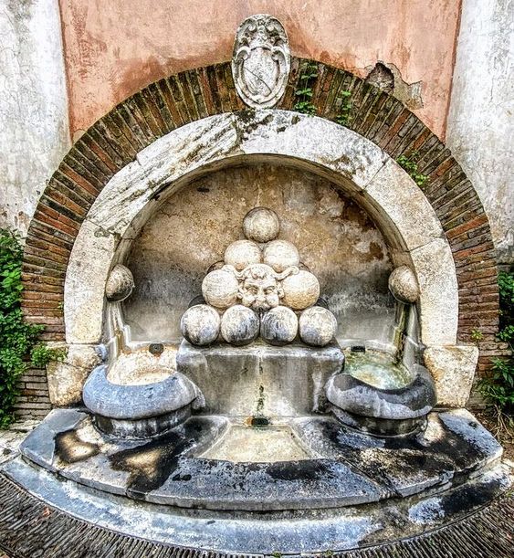 Fontana delle Palle di Cannone (Fountain of the Cannonballs), Rome