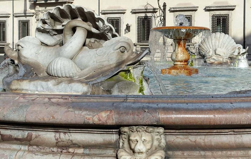 Fountain in Piazza Colonna, Rome 
