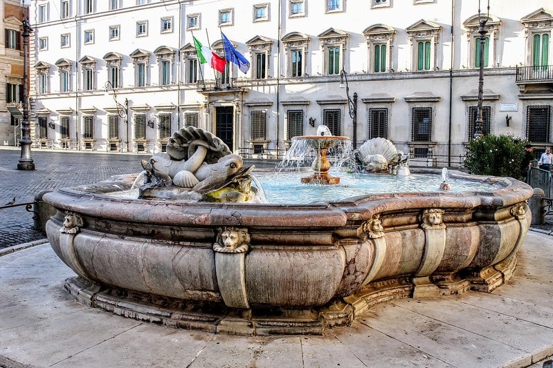 Fountain in Piazza Colonna, Rome 
