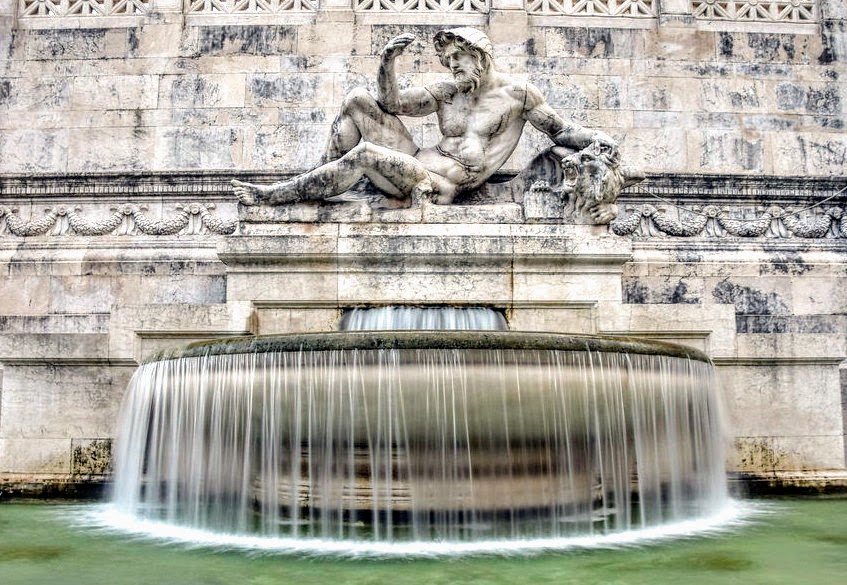 Fountain of the Adriatic Sea by Emilio Quadrelli, Monument to King Vittorio Emanuele II, Rome