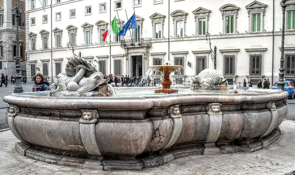 Fountain, Piazza Colonna, Rome