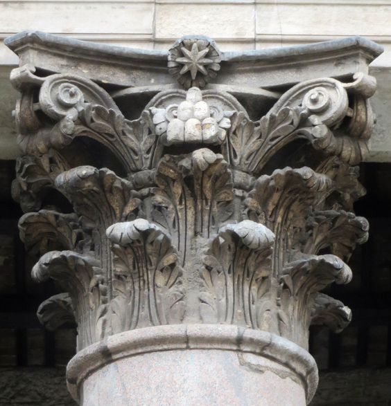 Heraldic arms of Pope Alexander VII, column of Pantheon, Rome