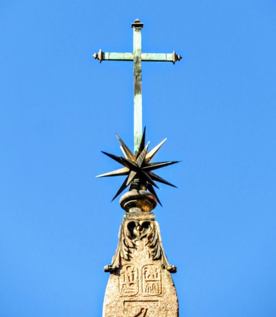 Heraldic star of Pope Clement XI (r. 1700-21), 'Macuteo' Obelisk, Piazza della Rotonda, Rome