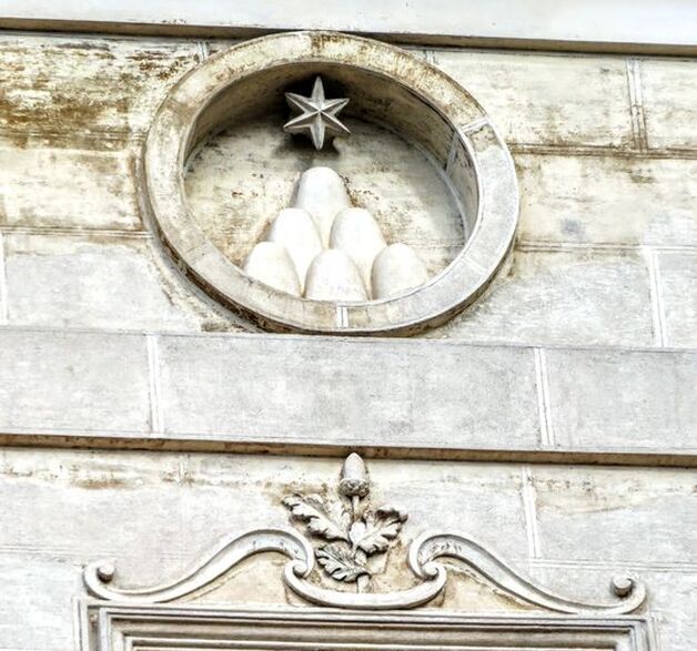 Heraldic arms of Pope Alexander VII, Palazzo della Sapienza, Rome