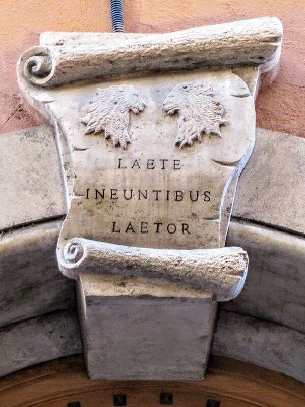 LAETE INEUNTIBUS LAETOR, Latin inscription, Via di San Marcello, Rome