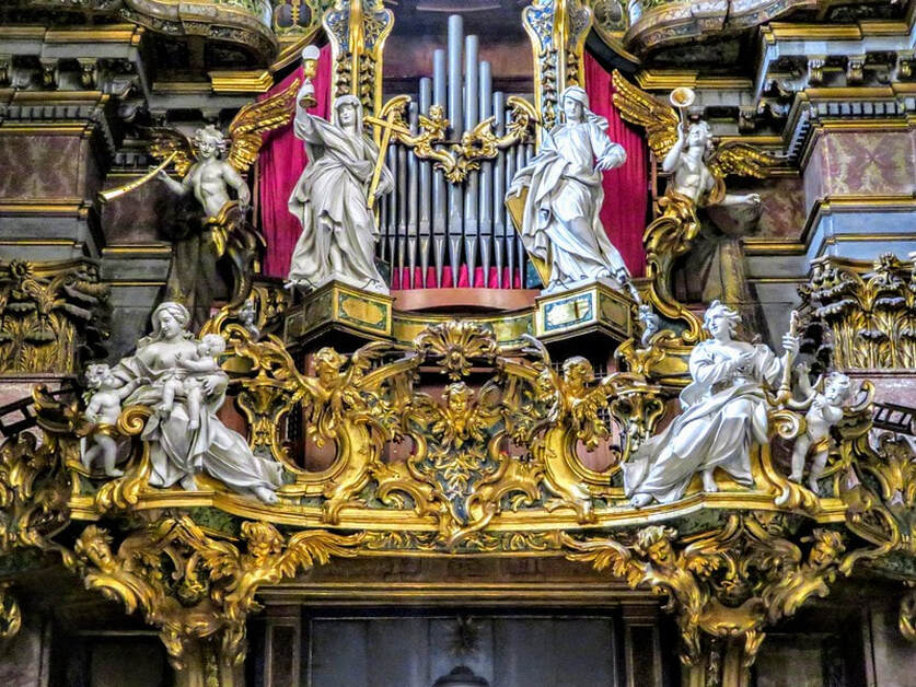 Organ, church of Santa Maria Maddalena, Rome