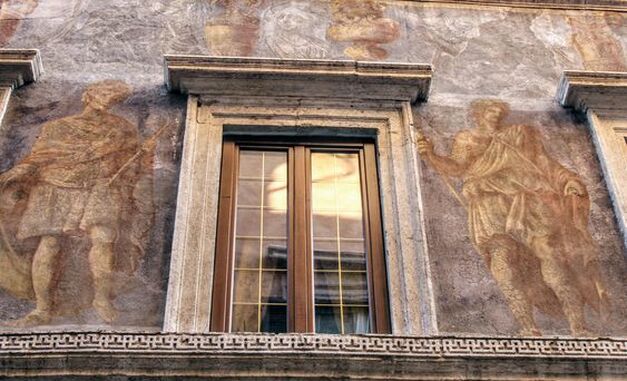 Painted facade of Palazzo Milesi, Rome
