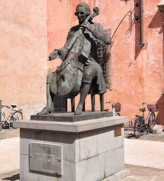 Statue of the composer Luigi Boccherini, Lucca