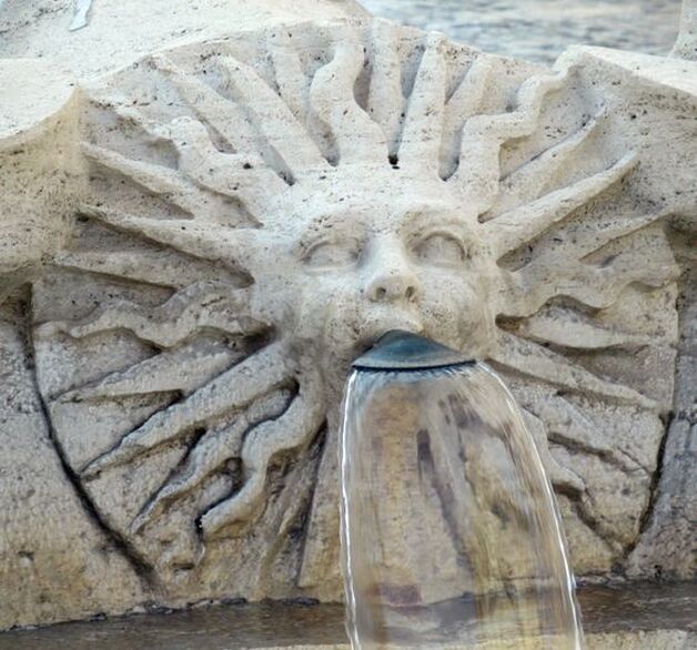 Sunface, Fontana della Barcaccia, Rome