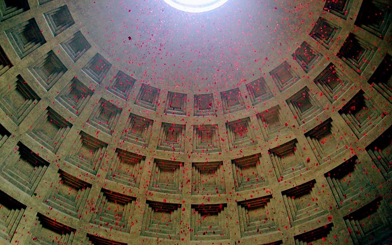 Raining red rose petals, Pentecost at the Pantheon, Rome 