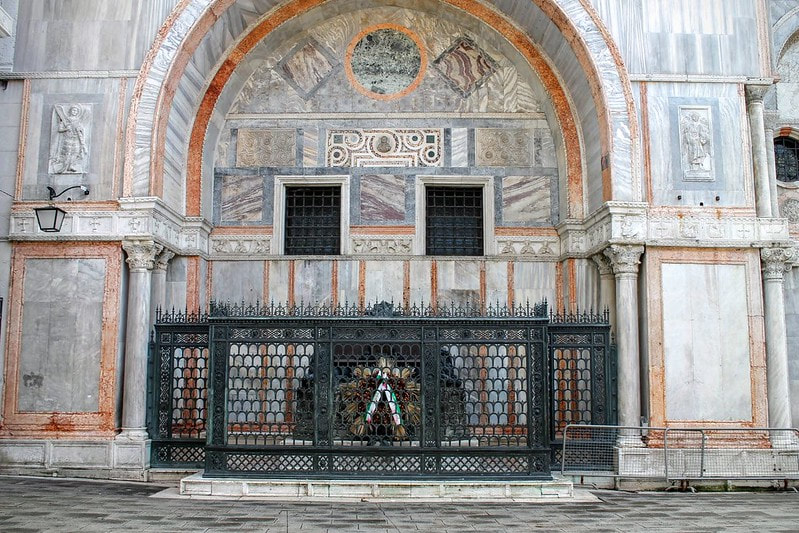 Tomb of Daniele Manin, Basilica San Marco, Venice